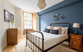 The Broughton St. Apartment